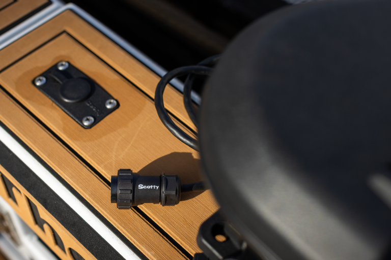 Scotty 2123 Marine Grade Plug (12V)